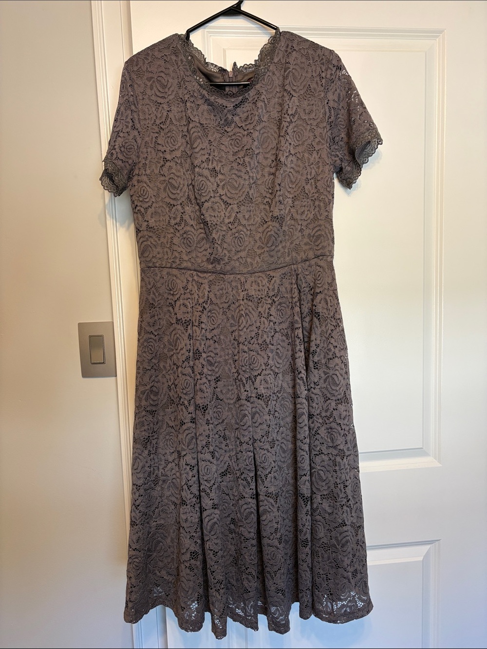Scalloped Lace Midi Dress in Taupe